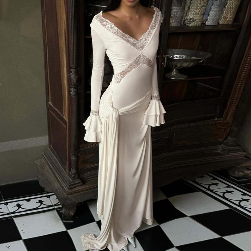 Women's Black Long Dress with Lace Decoration and Flared Sleeves