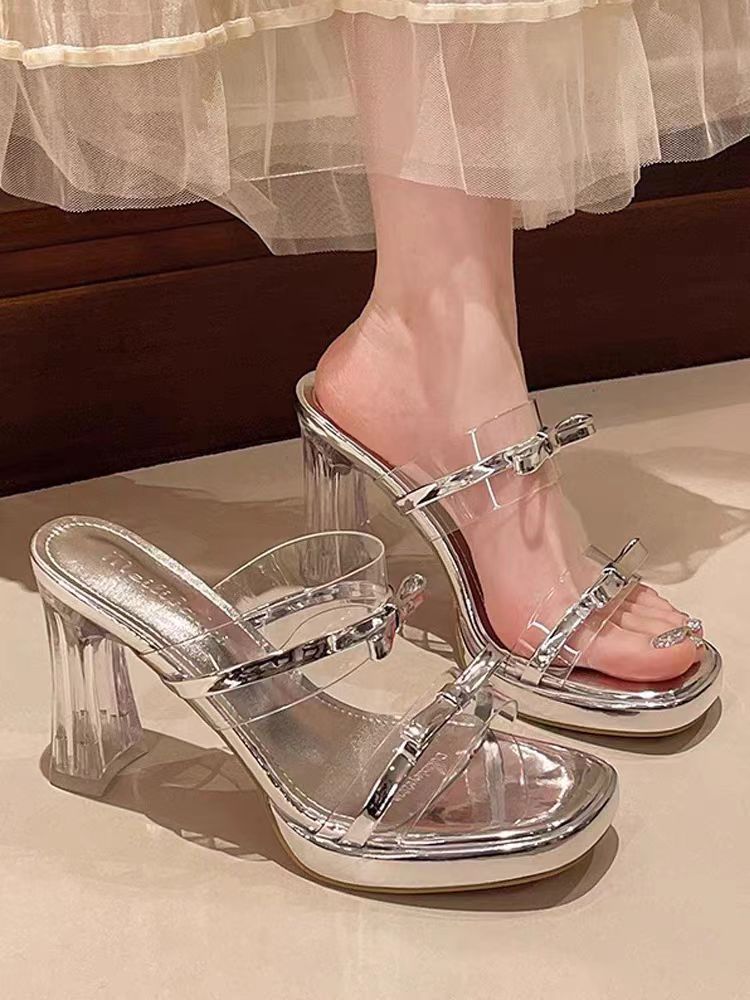 

Женские туфли на высоком каблуке лето 2025 новая французский бант прозрачные сандалии квадратный носок толстый каблук носить универсальные шлепанцы 34