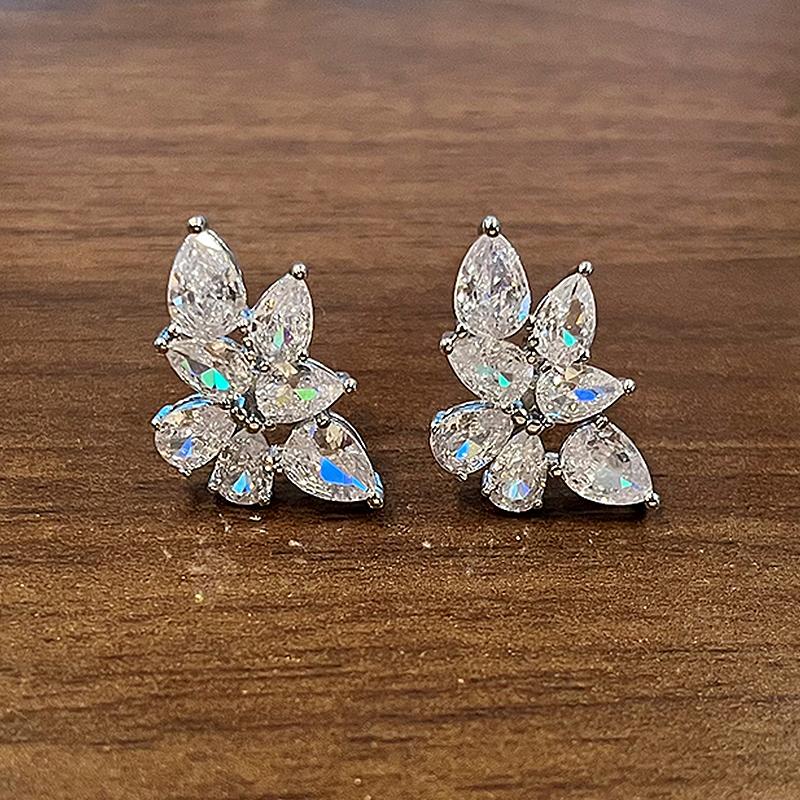 Luxury Crystal Cubic Zirconia Women Stud Earrings for Wedding Exquisite Piercing Earrings Temperament Elegant Ear Jewelry