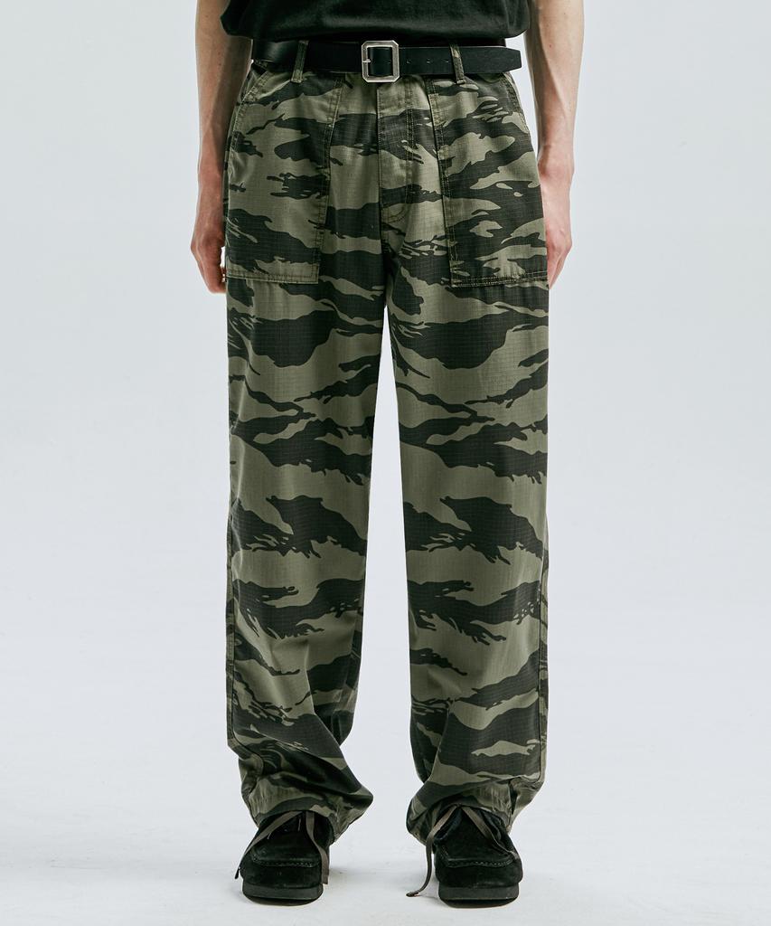 KND Loose Fit Tiger Camo Fatigue Pants