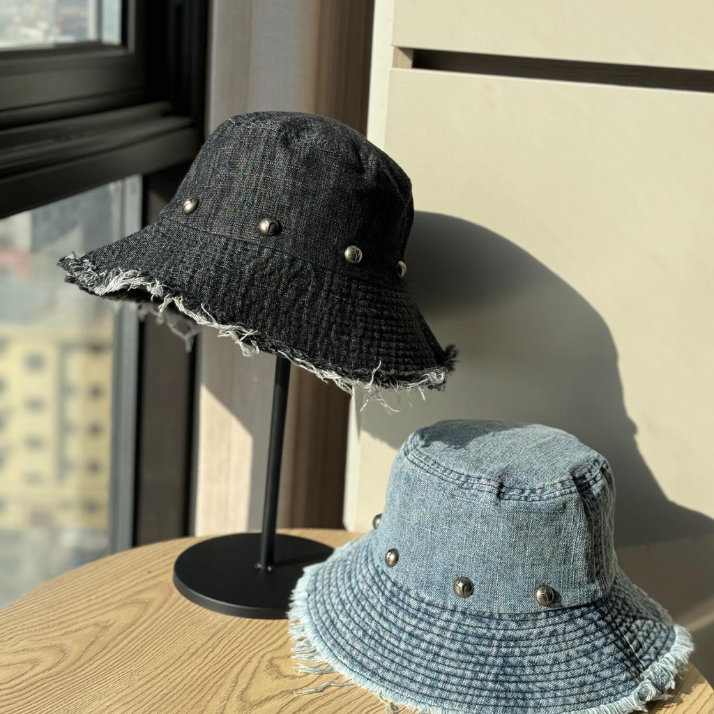 New vintage distressed raw edge denim fisherman hat for women, spring and summer, large brim sun protection hat, versatile rivet bucket hat