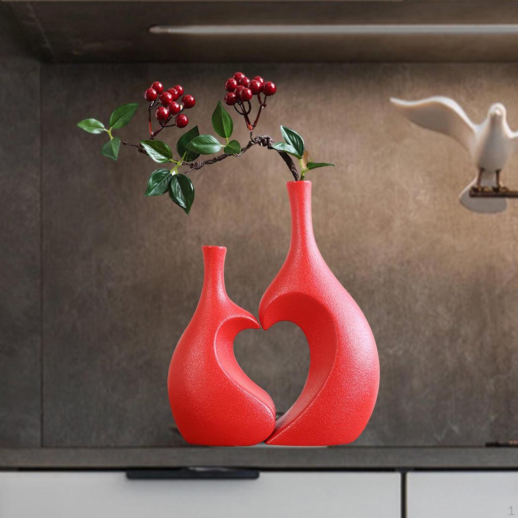 Abstraktní váza na květiny ve tvaru srdce pro dekoraci kanceláře a jídelního stolu