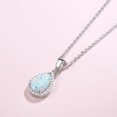 Collier pendentif Huitan en forme de poire imitation opale pour femme, élégant, accessoire de fête de mariage, cadeau d'anniversaire, nouvelle collection de bijoux tendance