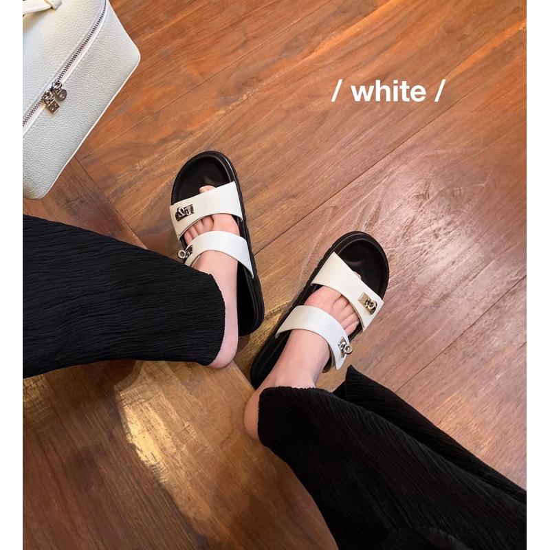 

Туфли кожаные с металлическим замком и двойным ремнем повседневные тапочки на платформе женские сандалии для улицы 40 белый