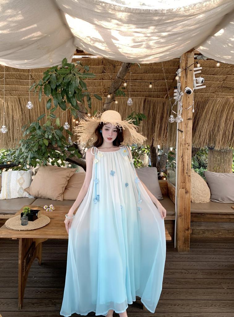 Source blue mist weaving dream gradual change blue vacation wind fairy gas heavy industry skirt three-dimensional flower sling temperament method