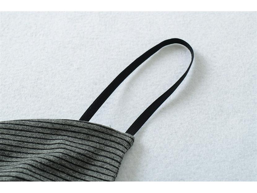 Spicy V-Neck Striped Camisole: Summer 2026 Slim-Fit Sleeveless Crop Top