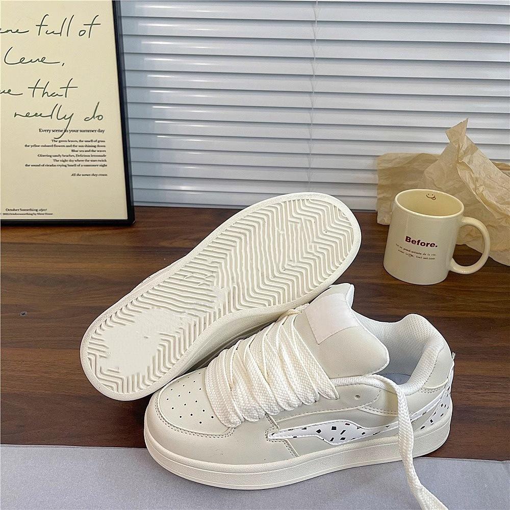 Fashion niche milky white bread shoes women's summer new student versatile casual board shoes women