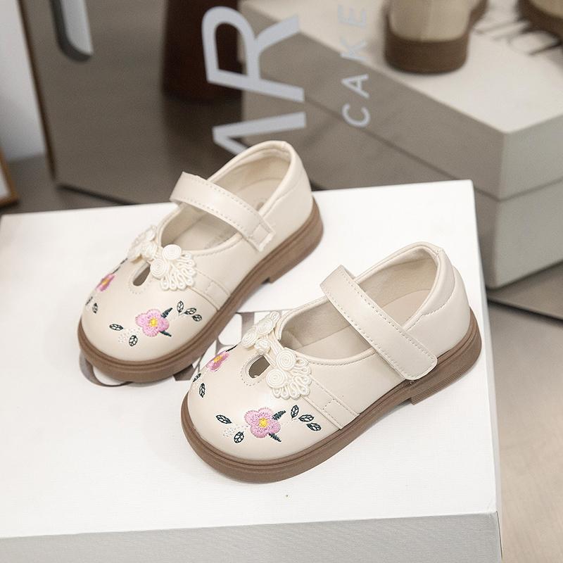 Girls Princess Shoes Hollowed-out Embroidered Children Flat Shoes Non-slip Soft Sole 2025 Brand New Kids Fashion Shoe Pu Leather