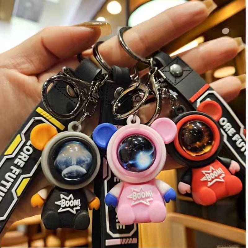 Sternenhimmel Bär Astronaut Schlüsselanhänger - Kreativer Autoanhänger und Partnergeschenk Anhänger