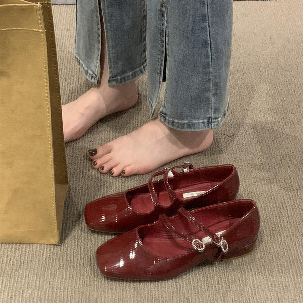 Red Mary Jane shoes women's shoes spring and autumn 2025 new thick heel patent leather French with skirt shallow mouth single shoes