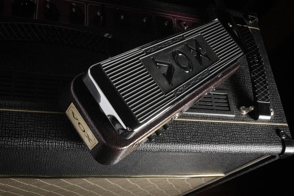 VOX V863-CA Wah Pedal Seamlessly Combines Auto-wah and Pedal-wah Effects