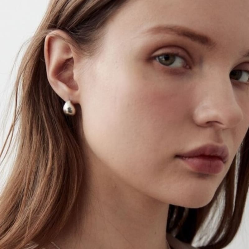 salted Comma earring