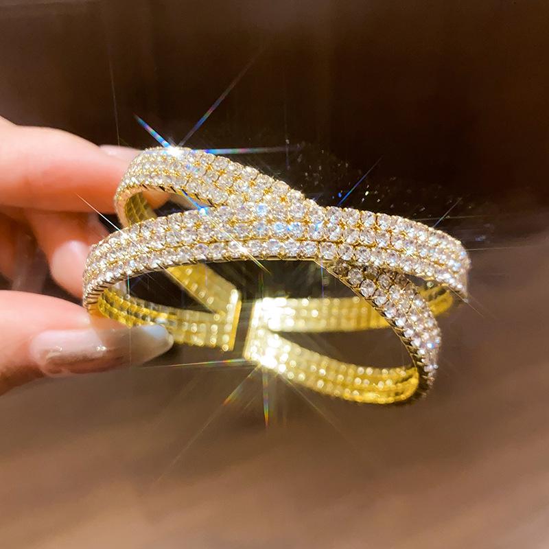 Геометрический многослойный роскошный браслет: Европейский и американский трендовый браслет для женщин