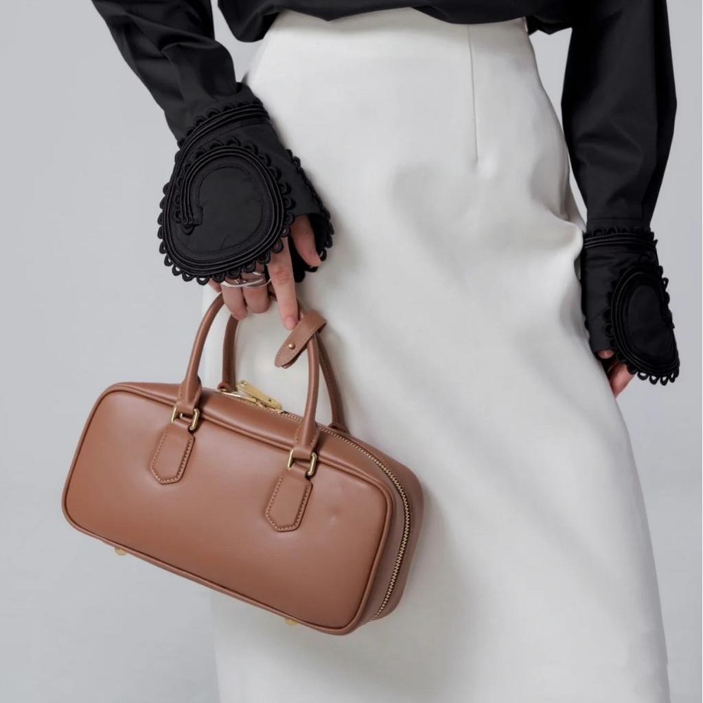 Cross Border Women's Bag 2025 New Hand-held Bowling Leather Small Square Bag Women's Retro Temperament Crossbody Bag