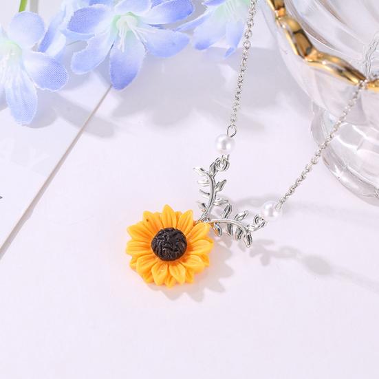 Pendant Necklace Sunflower Elegant Alloy Fake Pearl Leaf Chain Necklace for Dating