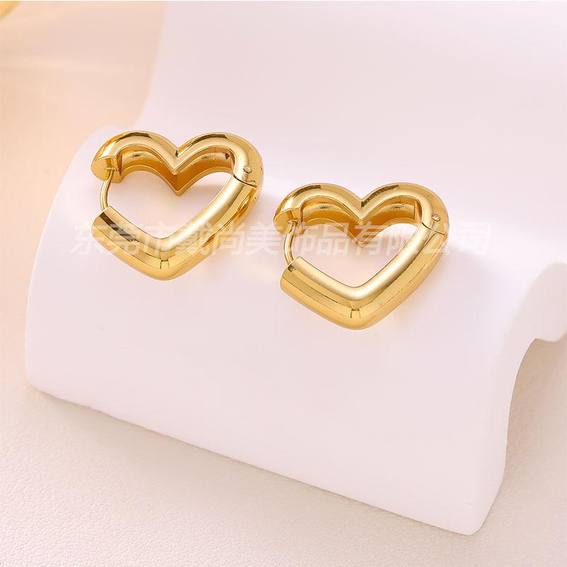 Hot-selling heart-shaped stainless steel earrings, high-end fashion trend earrings, versatile temperament, simple niche earrings