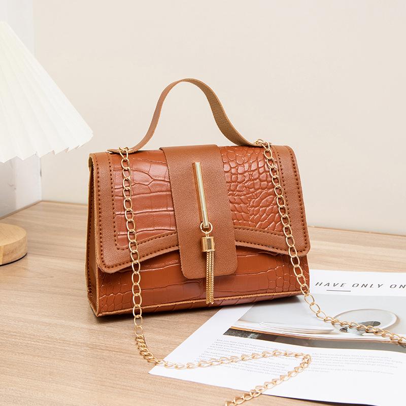 

Bao Xia s new women s bag, trendy handbag, stone pattern fringed bag, chain oblique span bag, one piece. коричневый