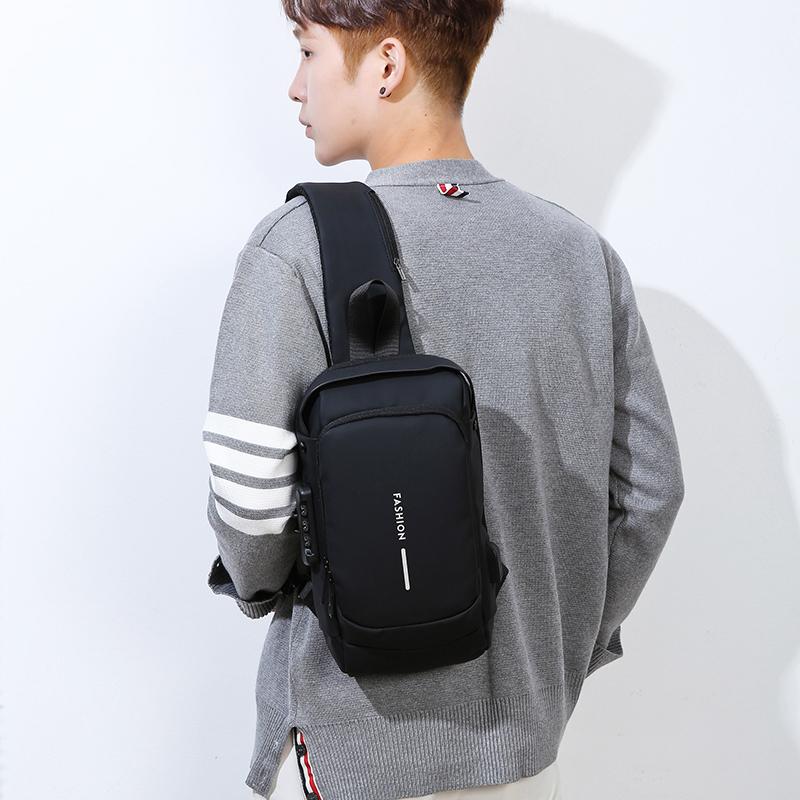 Męska wielofunkcyjna antykradzieżowa torba na ramię USB Crossbody Bag Travel Sling Bag Pack Messenger Pack Chest Bag