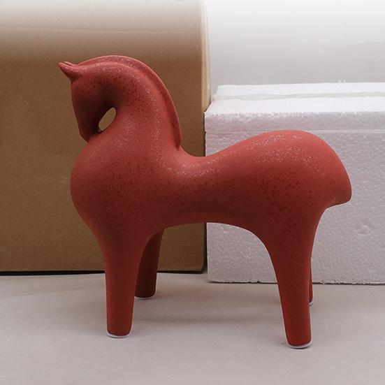 Decorazione per la Casa di Animali Contemporanea Statuetta Astratta di Cavallo in Ceramica, Statua Moderna per Ufficio Decorazione con Texture Satinata, Ornamento Scultura Artistica