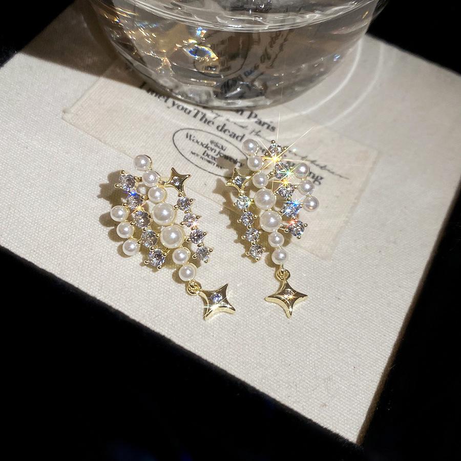 Exquisite Light Luxury Pearl & Diamond Starburst Tassel Earrings for Women - Retro, Fashionable, High-End