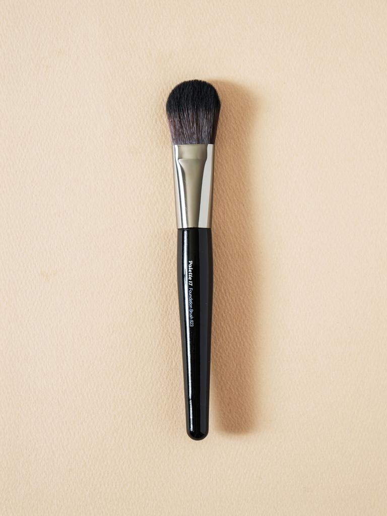Palette 17 Foundation Brush