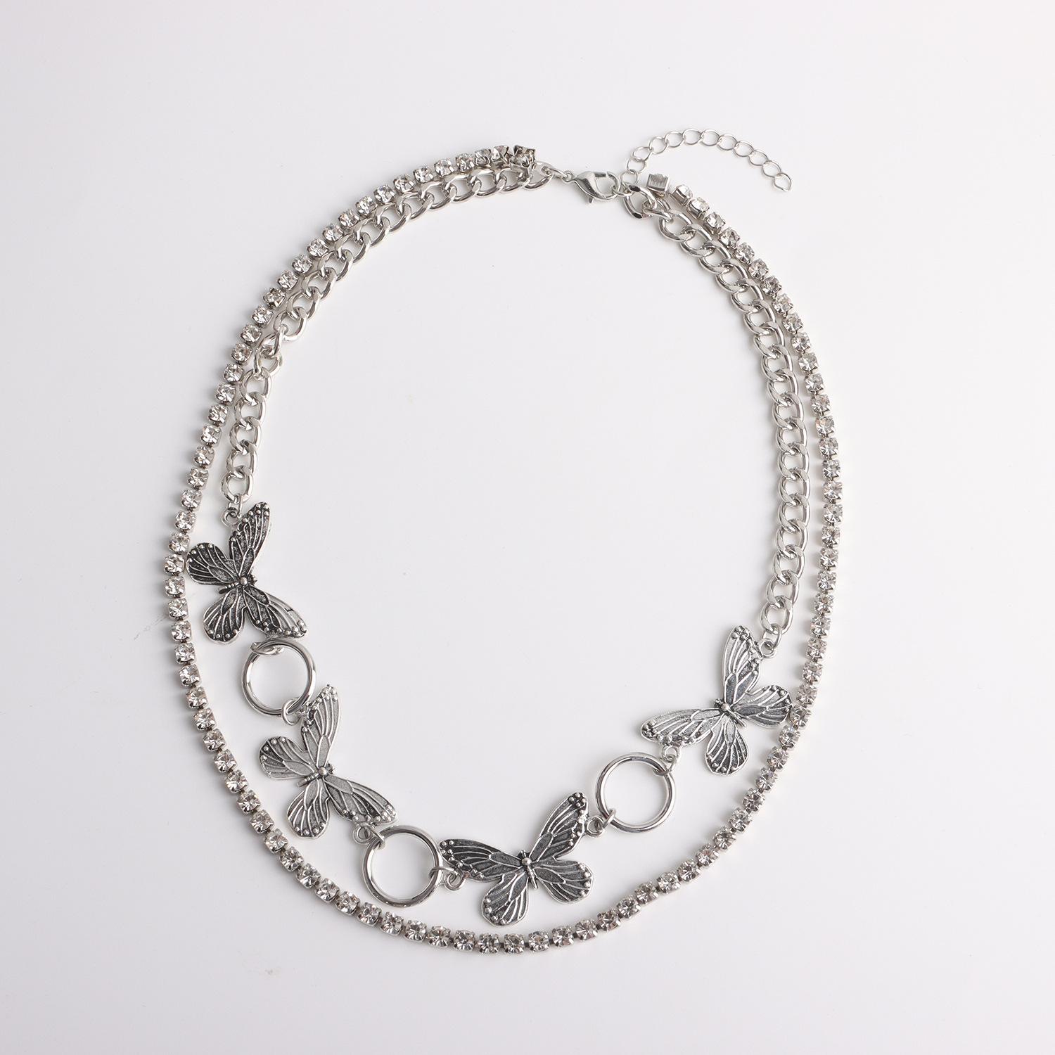 Accessories, fashionable geometric double-layer rhinestone claw chain necklace, retro trend three-dimensional butterfly necklace.