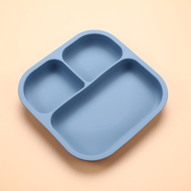 Punktuell lebensmittelechte Baby-Silikonplatte - Fallfest, Dreifach unterteilt mit Saugfuß.