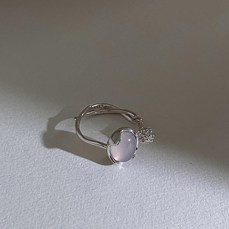 Lightweight Copper Fashionable Ring With Sophisticated Pearl Accents And Geometric Style