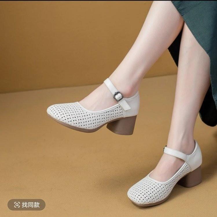 Spring and summer 2025 new Velcro one-word with women's shoes French retro light mouth thick heel comfortable single shoes hole shoes