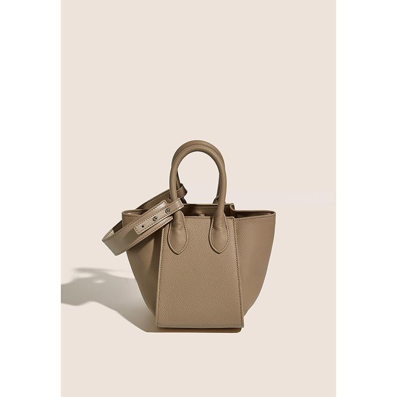 Leather Girl's Spring and Summer Wing Bag, Bucket Bag, Niche and Exquisite Hand-held Versatile, Crossbody Vegetable Basket Bag