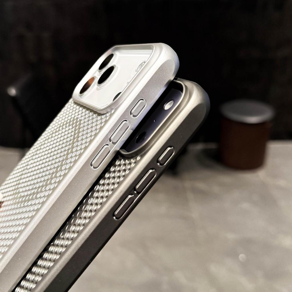 Magnetic Honeycomb Heat Dissipation Case for iPhone 14/15/16/17 Pro Max