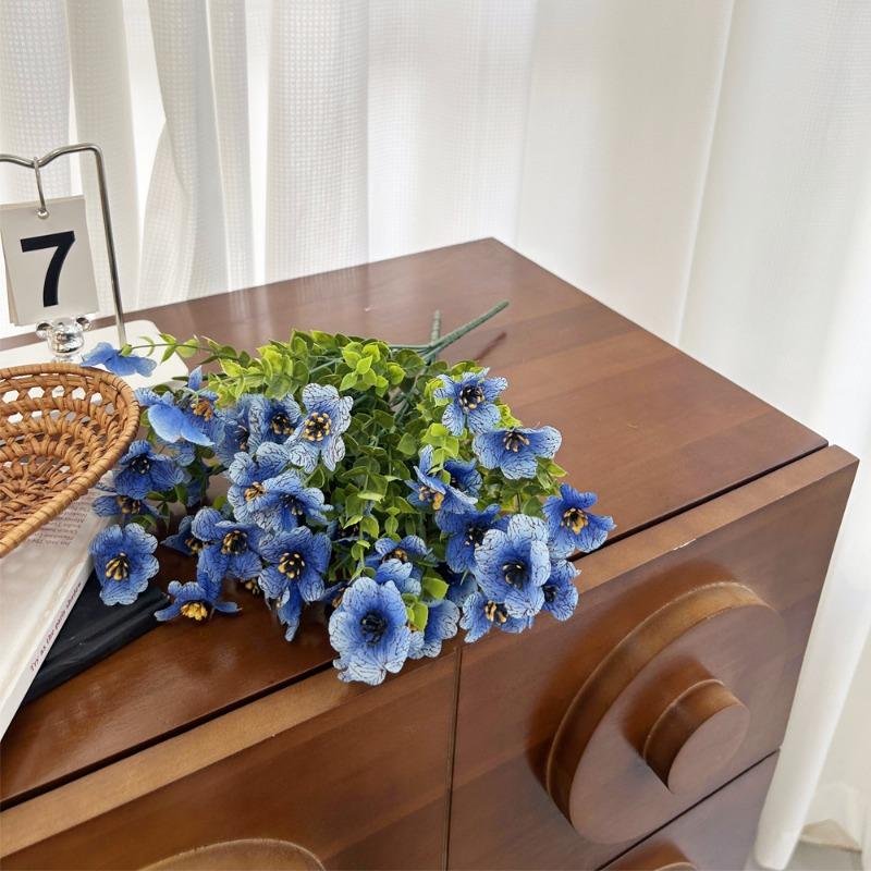 

Искусственные искусственные фиолетовые пучки для дома, обеденных столов, улицы и двора, украшение зелеными растениями 1pc синий