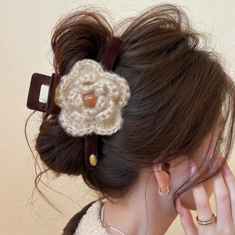 Stylish, Retro, Sweet Velvet Flower Hair Clip for Women, High-end Updo Hair Clip