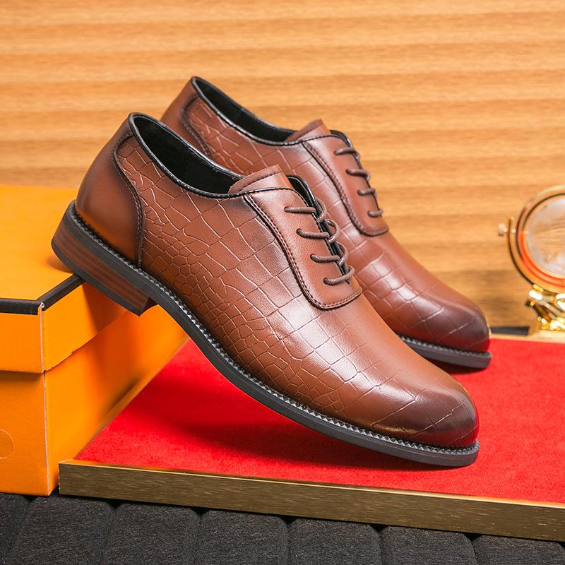 Men's Large Retro British Style Leather Dress Shoes - Fashionable, Lace-up, Formal Business Banquet Attire