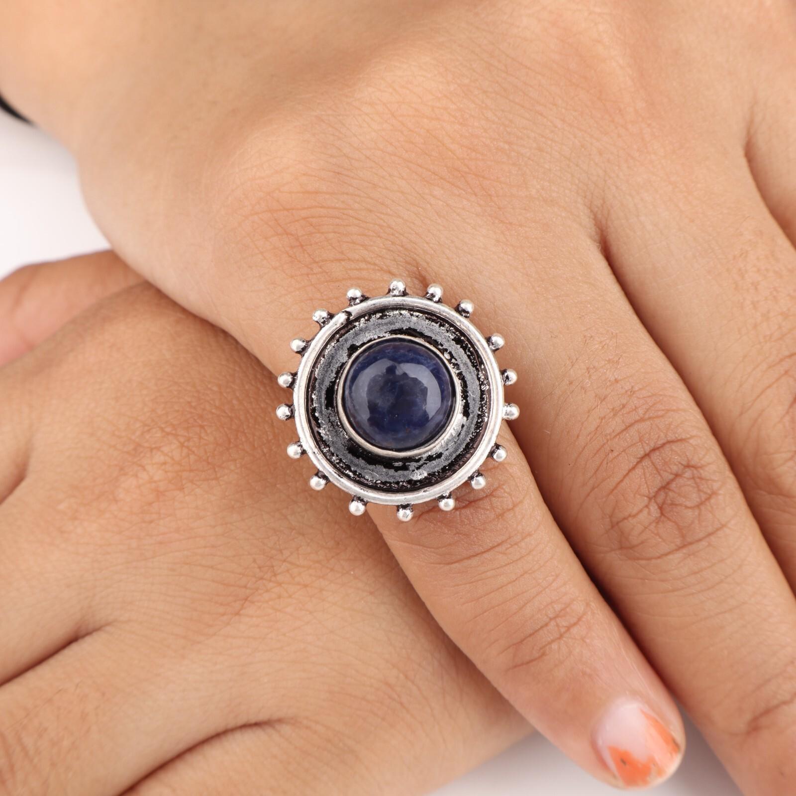 

Натуральный камень содалит, серебро 925 пробы, ювелирное изделие ручной работы, кольцо круглой формы RR-49-21 13