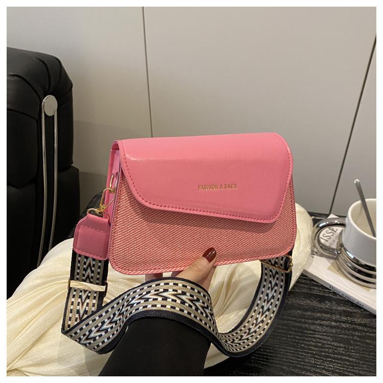 Premium Wide Shoulder Strap Small Square Bag Women's New Fashion Versatile Shoulder Bag Simple Commuter Messenger Bag Bags