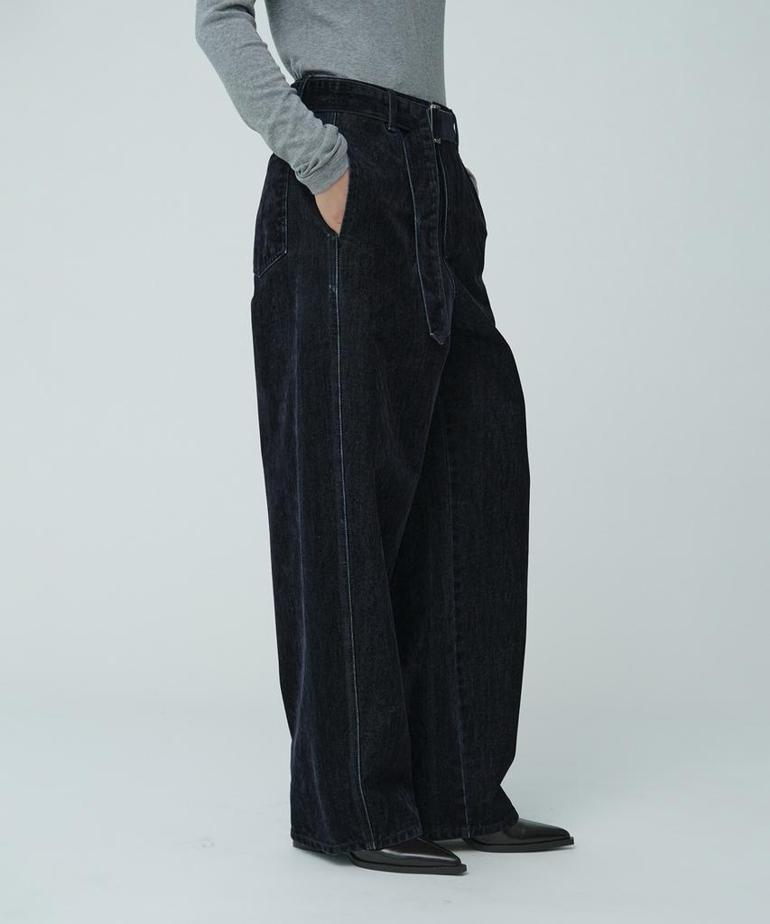 Muse Vitesse Curved Semi-Wide Buckle-Belted Denim Pants_Navy