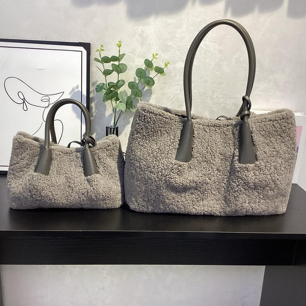 Large Capacity Simple Winter Women's Bag 2025 New Trendy Fashion Handbag One-shoulder Wool Foreign Style Tote Bag