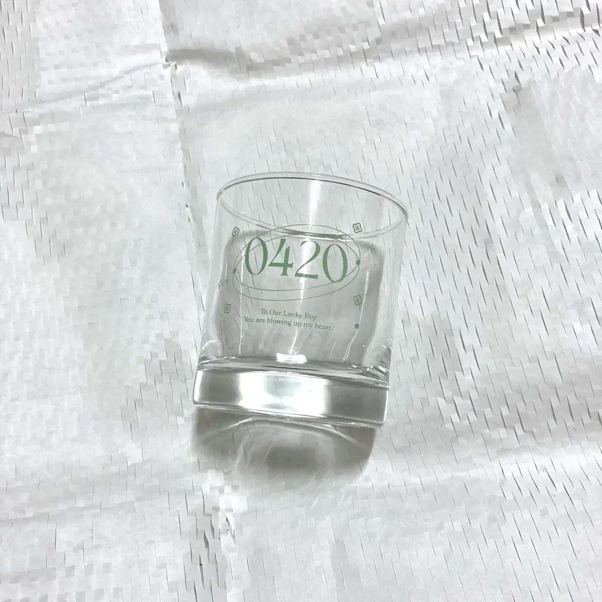 

Nhyfen J Sangka Bigongood Товары на скале Gun Glass Cup Jongseong Фотокарточка