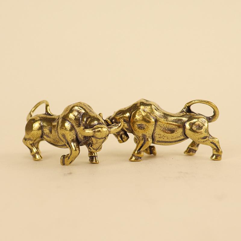 1 Piece Lucky Copper Animal Figurine Miniature Ornament Brass Bullfighting Statue For Home & Office Desk Decoration