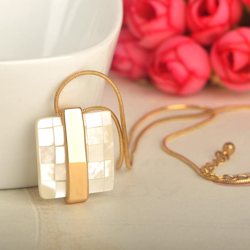 New Fashion Natural Abalone Shell Pendant Necklace For Women Girls Gold-color Collarbone Choker Party Wedding Jewelry