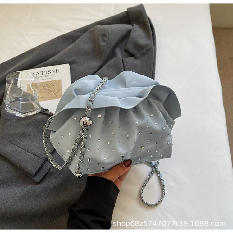 

2025 summer new shoulder large capacity fashion lightweight shoulder bag going out casual pleated messenger bag chain bag