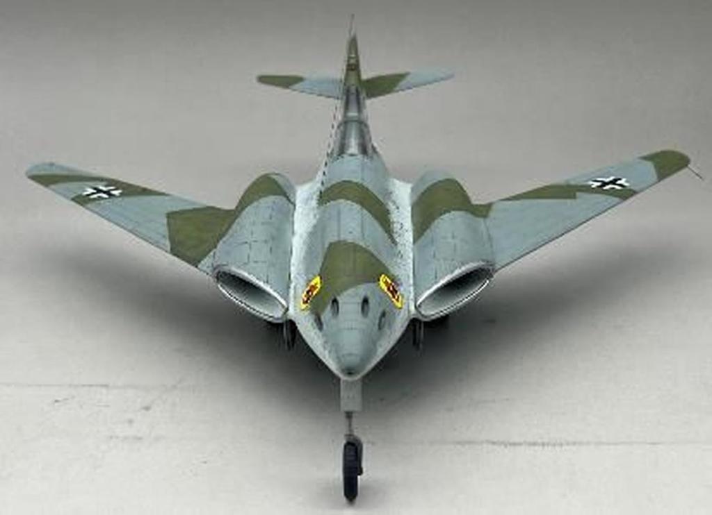 Amusing Hobby Germany Me262 HG3 Concept 3 Plastic Model AMH48A005 1/48