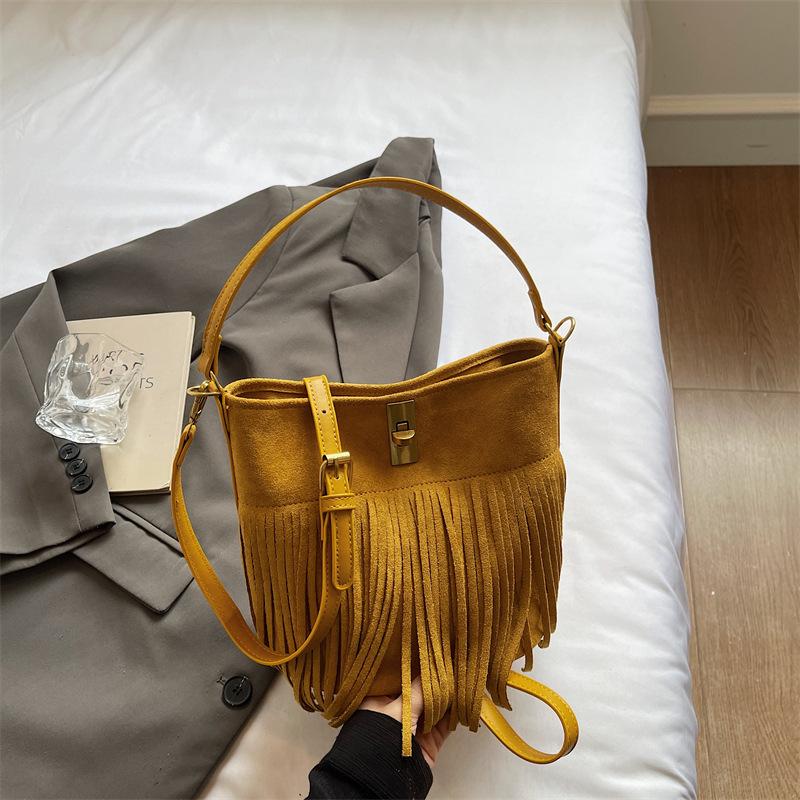 Bohemian Retro Fringed Bag Women's 2025 New Foreign Style Fashionable Shoulder Ethnic Style Travel Messenger Women's Bag
