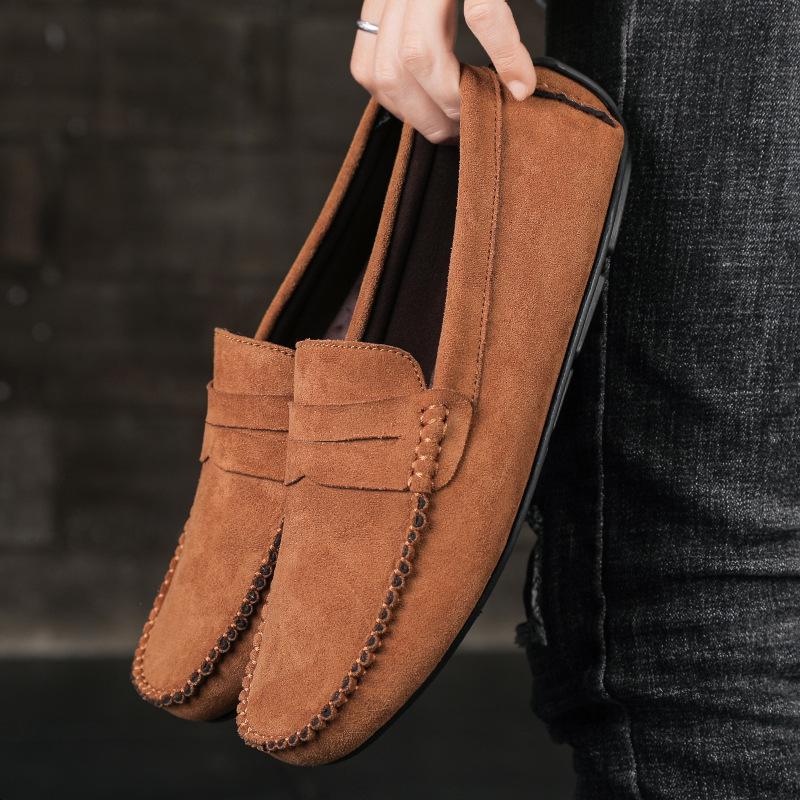 Hand-Sewn Suede Leather Men's Slip-On Shoes: Breathable, Wear-Resistant, Classic, and Fashionable for All Seasons.