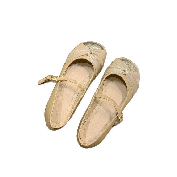 Xiaoxian matching skirt Mary Jane shoes spring new shallow mouth flat sole single shoes one word buckle belt