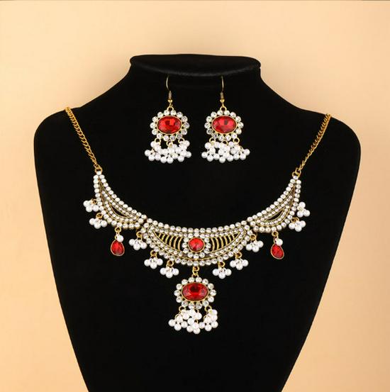 Fashionable Gemstone Tassel Pendant Necklace & Earring Set for Ladies