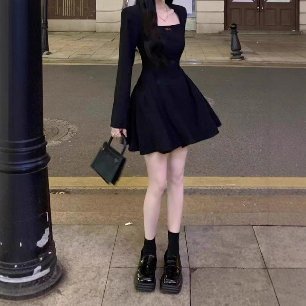 Long-sleeved Black Dress Women's Autumn Clothing New Models Are Popular This Year, Sweet and Spicy Square Neck Short Skirts