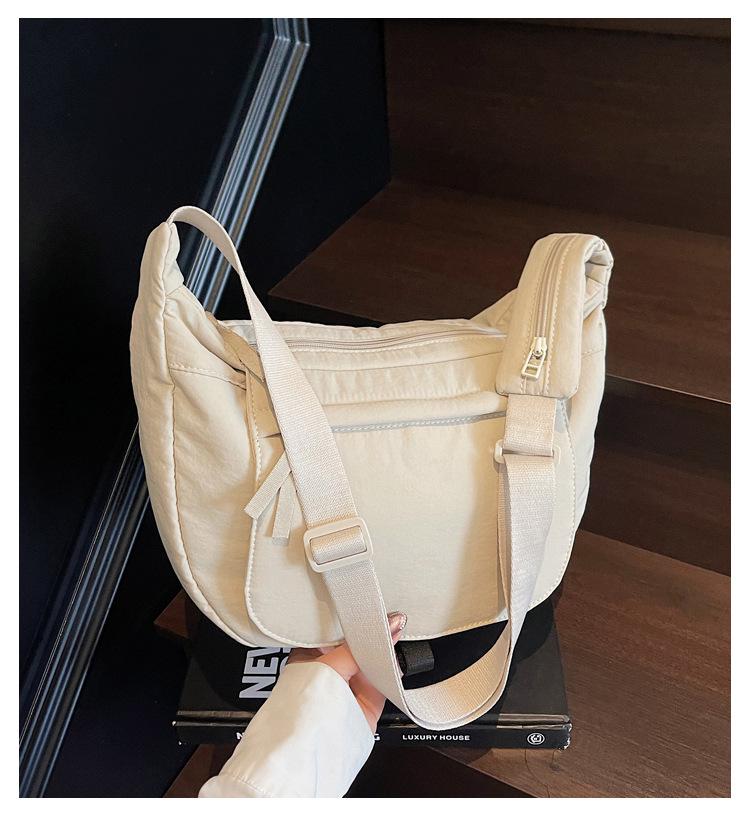 Korean Style Versatile Nylon Shoulder Bag - Large Capacity Crossbody