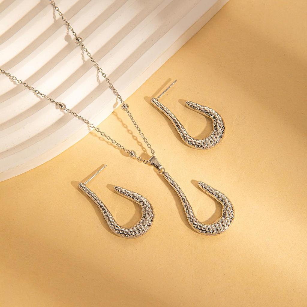Minimalist Hammered Texture Titanium Steel Earrings & Necklace Set, Sweatproof & Waterproof, European & American Style.